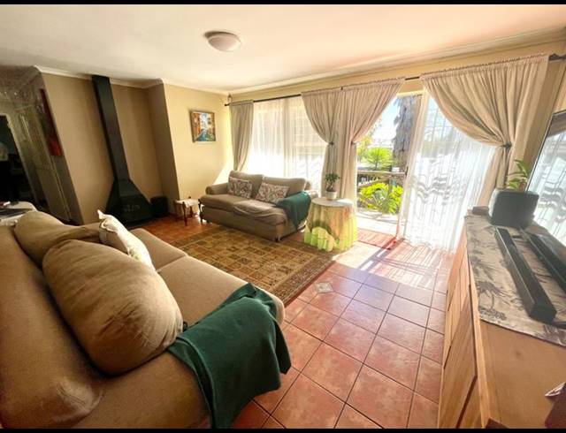 3 BEDROOM HOUSE FOR SALE IN NOORDHEUWEL